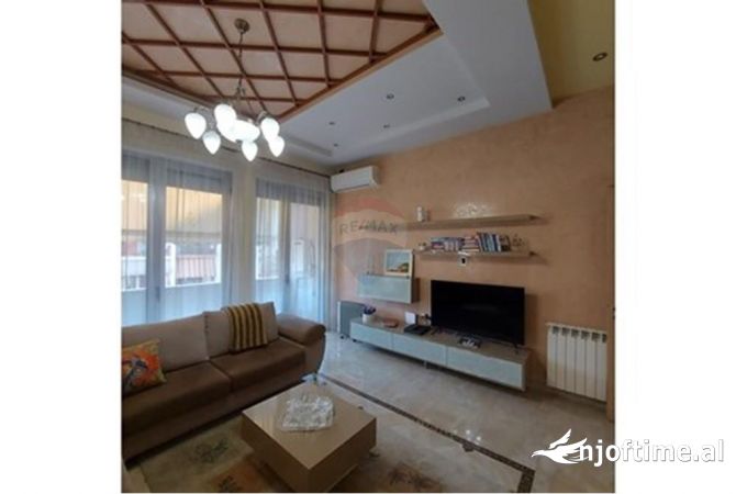 Shtepi me qera 2+1 ne Tirane - 800 Euro