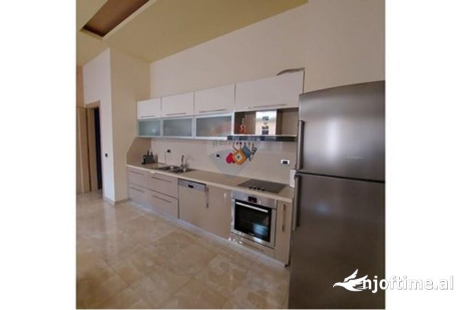 Shtepi me qera 2+1 ne Tirane - 800 Euro