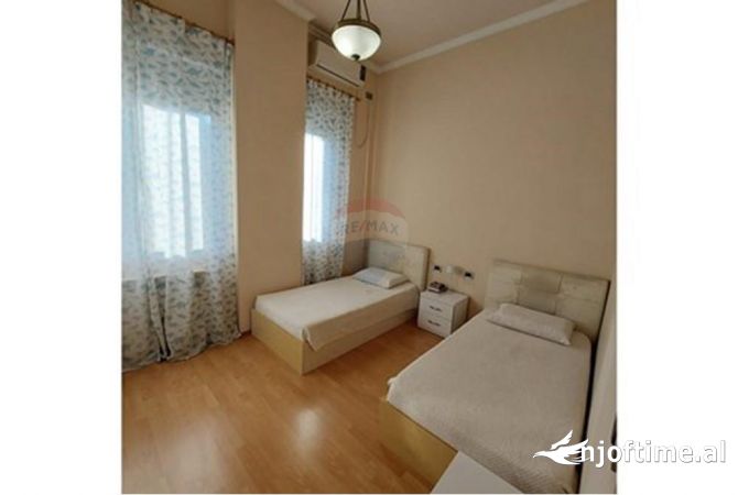 Shtepi me qera 2+1 ne Tirane - 800 Euro
