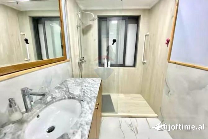 Shtepi me qera Apartament ne Tirane, 2+1, Mobilimi E mobiluar, Pagesa 800  Euro.