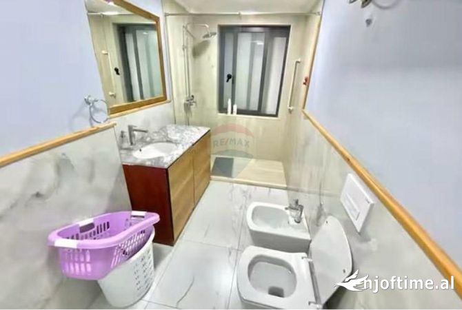 Shtepi me qera Apartament ne Tirane, 2+1, Mobilimi E mobiluar, Pagesa 800  Euro.