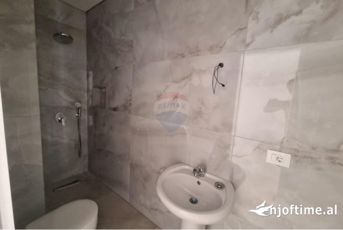 Shtepi me qera Apartament ne Tirane, 2+1, Mobilimi E mobiluar, Pagesa 550  Euro.