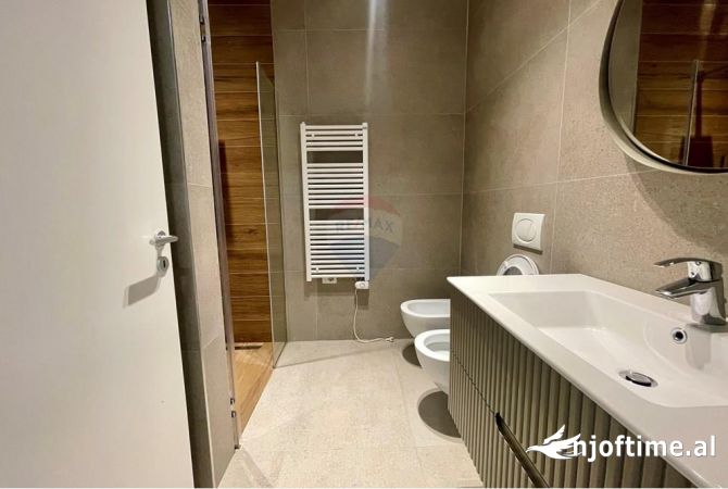 Shtepi me qera Apartament ne Tirane, 2+1, Mobilimi E mobiluar, Pagesa 1,000  Euro.