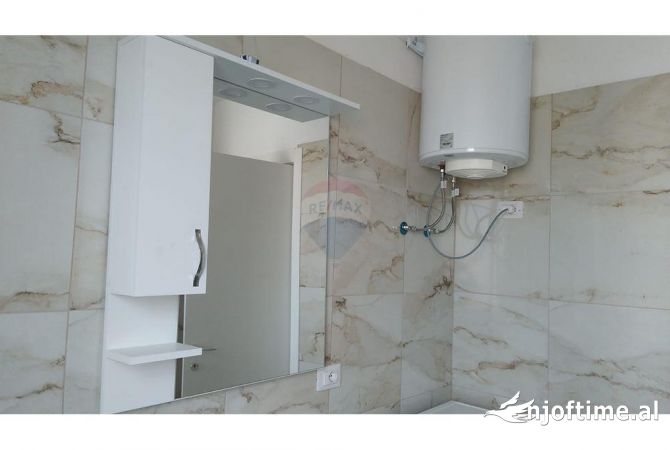 Shtepi me qera Apartament ne Tirane, 1+1, Mobilimi E mobiluar, Pagesa 400  Euro.