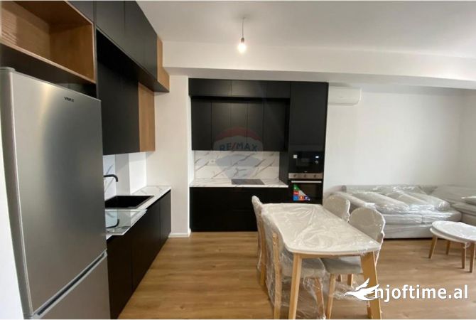 Shtepi me qera Apartament ne Tirane, 1+1, Mobilimi E mobiluar, Pagesa 450  Euro.