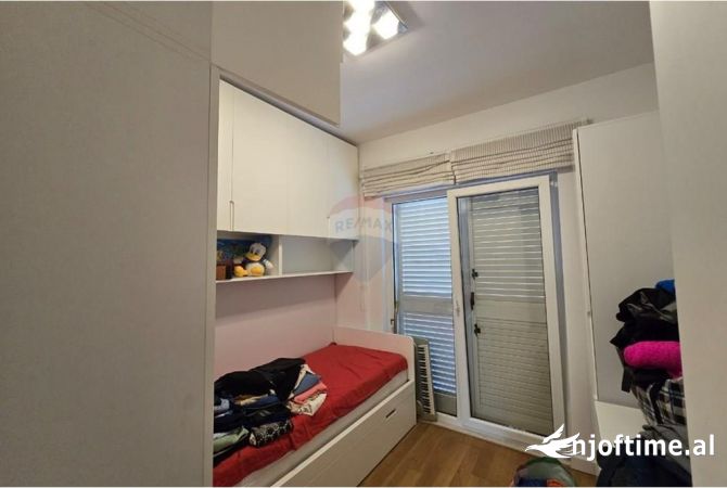 Shtepi me qera Apartament ne Tirane, 2+1, Mobilimi E mobiluar, Pagesa 700  Euro.