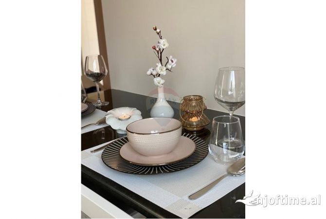 Shtepi me qera Apartament ne Tirane, 1+1, Mobilimi E mobiluar, Pagesa 700  Euro.