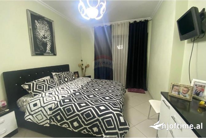 Shtepi me qera Apartament ne Tirane, 2+1, Mobilimi E mobiluar, Pagesa 700  Euro.