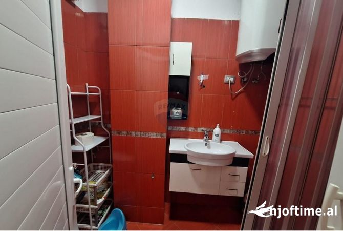 Shtepi me qera Apartament ne Tirane, 2+1, Mobilimi E mobiluar, Pagesa 600  Euro.