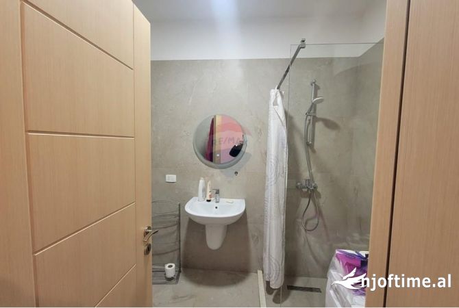 Shtepi me qera Apartament ne Tirane, 2+1, Mobilimi E mobiluar, Pagesa 700  Euro.