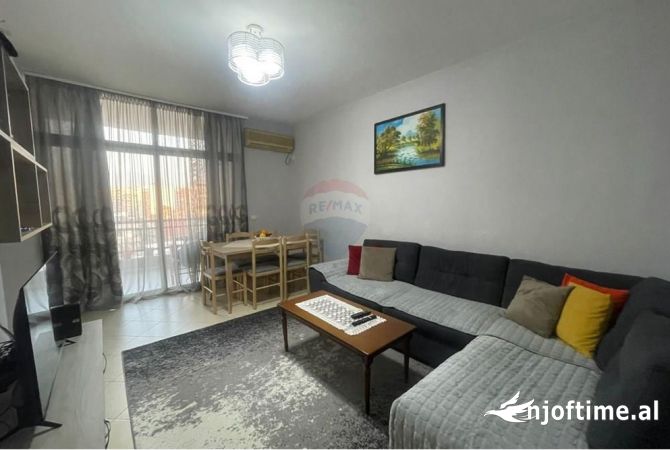 Shtepi me qera 2+1 ne Tirane - 400 Euro