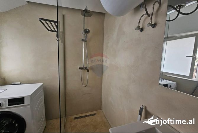 Shtepi me qera Shtepi Private ne Tirane, Garsoniere, Mobilimi E mobiluar, Pagesa 49,000  Leke.