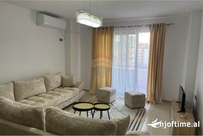Shtepi me qera 2+1 ne Tirane - 450 Euro