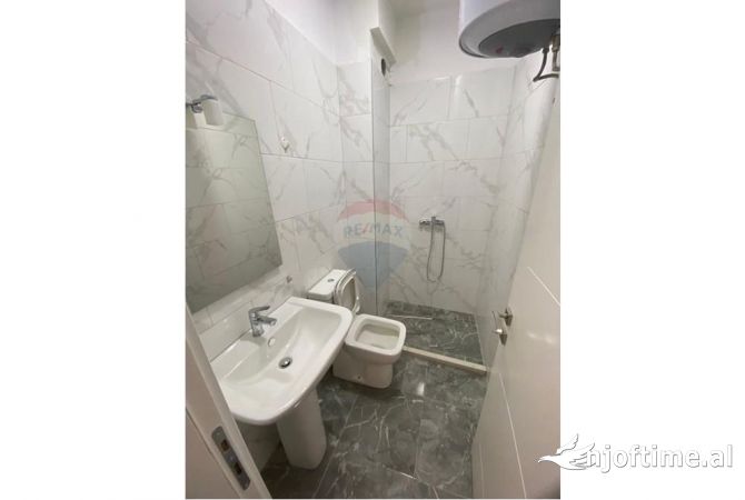 Shtepi me qera Apartament ne Tirane, 2+1, Mobilimi E mobiluar, Pagesa 600  Euro.