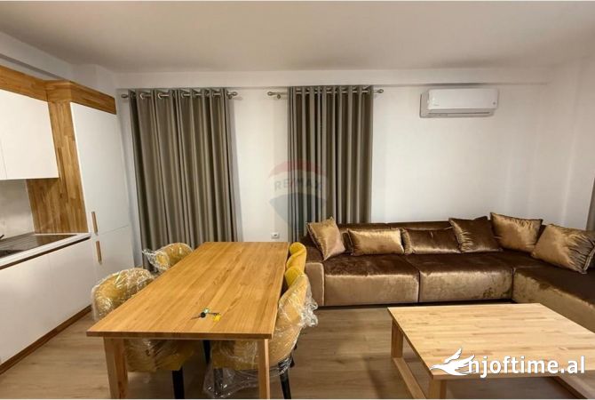 Shtepi me qera 2+1 ne Tirane - 800 Euro