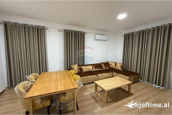 Shtepi me qera 2+1 ne Tirane - 800 Euro