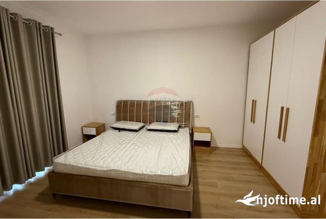 Shtepi me qera Apartament ne Tirane, 2+1, Mobilimi E mobiluar, Pagesa 800  Euro.
