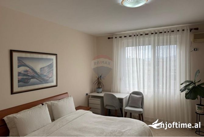 Shtepi me qera Apartament ne Tirane, 2+1, Mobilimi E mobiluar, Pagesa 1,200  Euro.