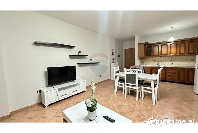 Shtepi me qera 2+1 ne Tirane - 650 Euro