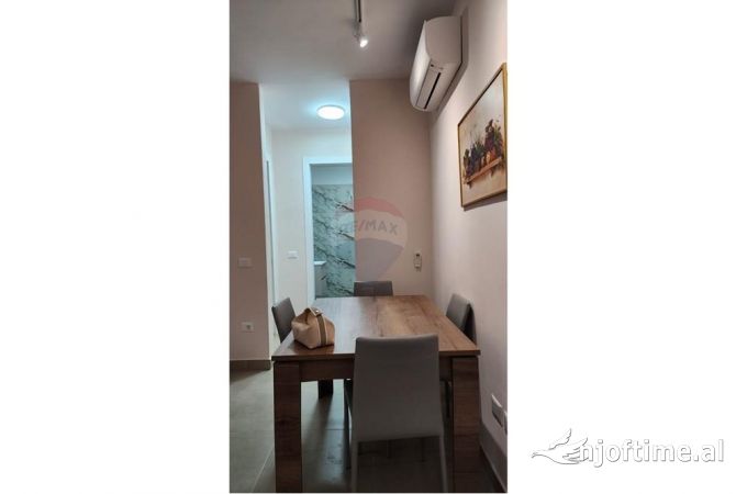 Shtepi me qera Apartament ne Tirane, 1+1, Mobilimi E mobiluar, Pagesa 750  Euro.