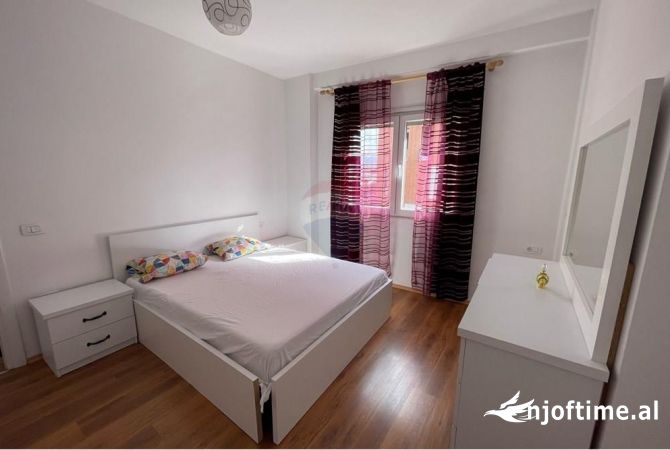 Shtepi me qera Apartament ne Tirane, 2+1, Mobilimi E mobiluar, Pagesa 600  Euro.