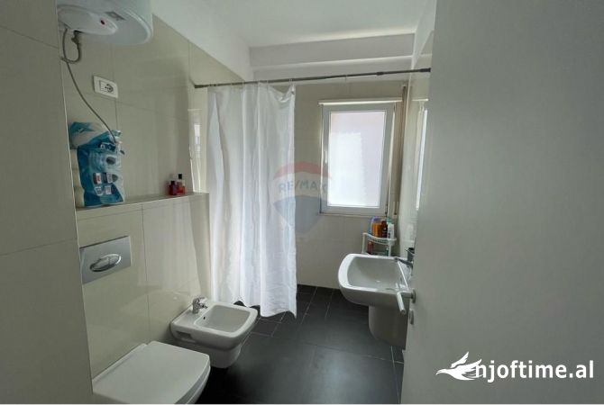 Shtepi me qera Apartament ne Tirane, 2+1, Mobilimi E mobiluar, Pagesa 600  Euro.