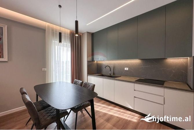 Shtepi me qera 2+1 ne Tirane - 1,200 Euro