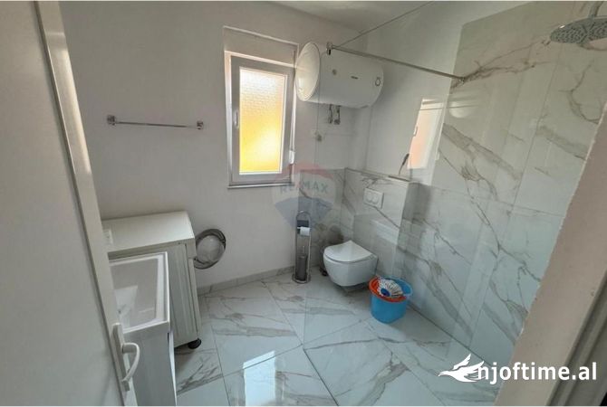 Shtepi me qera Shtepi Private ne Tirane, 1+1, Mobilimi E mobiluar, Pagesa 450  Euro.