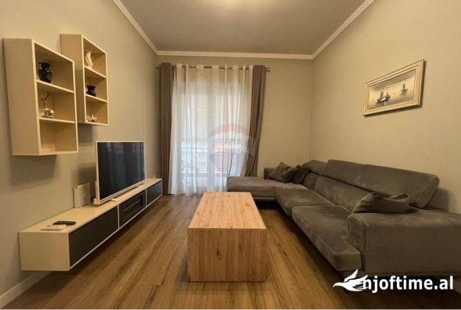 Shtepi me qera 1+1 ne Tirane - 800 Euro