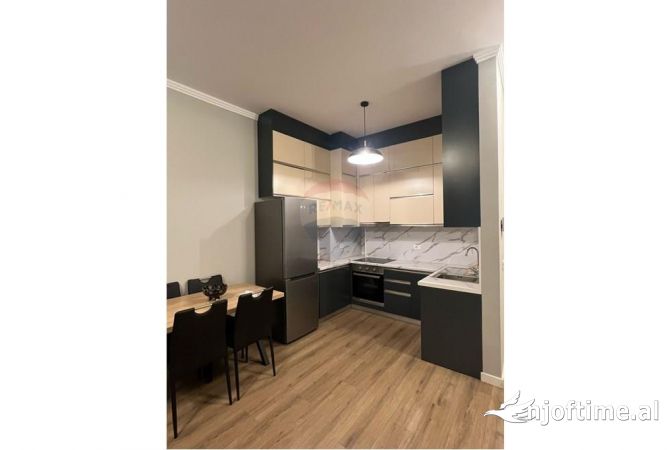Shtepi me qera Apartament ne Tirane, 1+1, Mobilimi E mobiluar, Pagesa 800  Euro.
