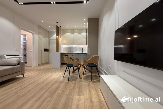Shtepi me qera 2+1 ne Tirane - 1,800 Euro