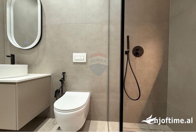 Shtepi me qera Apartament ne Tirane, 2+1, Mobilimi E mobiluar, Pagesa 1,800  Euro.