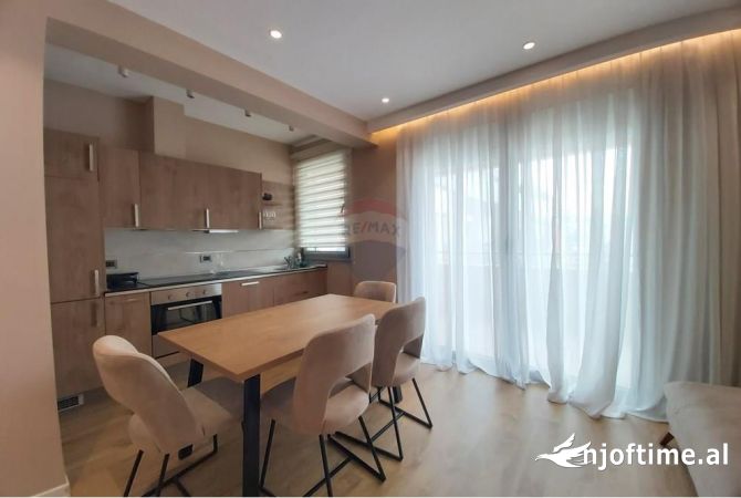 Shtepi me qera Apartament ne Tirane, 2+1, Mobilimi E mobiluar, Pagesa 1,500  Euro.