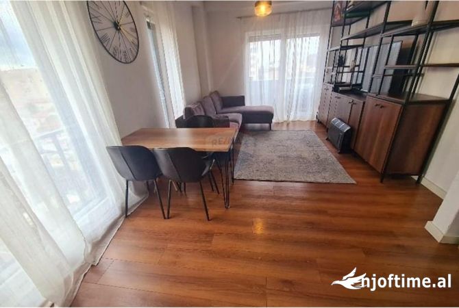 Shtepi me qera 2+1 ne Tirane - 900 Euro