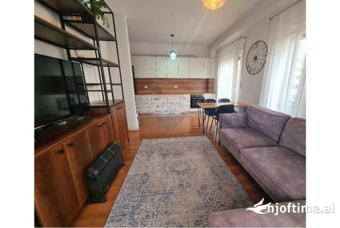 Shtepi me qera 2+1 ne Tirane - 900 Euro