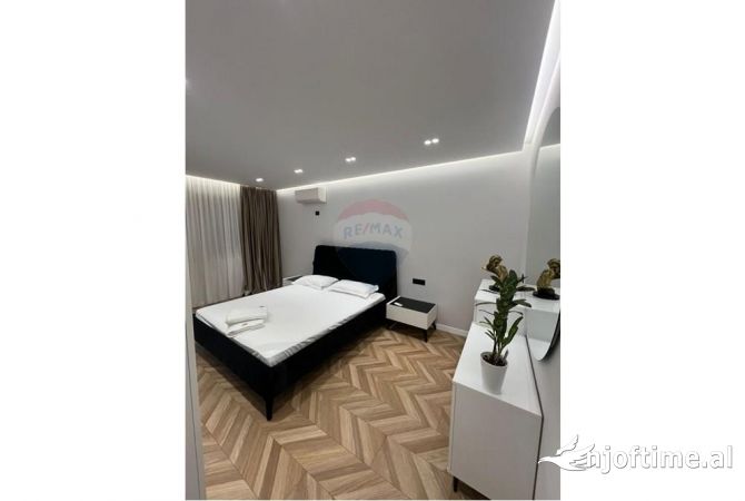 Shtepi me qera Apartament ne Tirane, 1+1, Mobilimi E mobiluar, Pagesa 1,000  Euro.