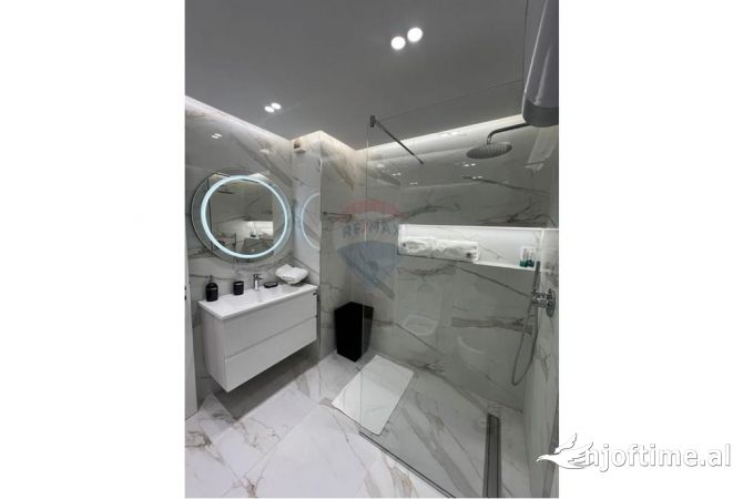 Shtepi me qera Apartament ne Tirane, 1+1, Mobilimi E mobiluar, Pagesa 1,000  Euro.