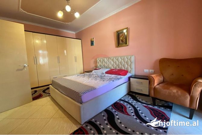 Shtepi me qera Apartament ne Tirane, 2+1, Mobilimi E mobiluar, Pagesa 500  Euro.