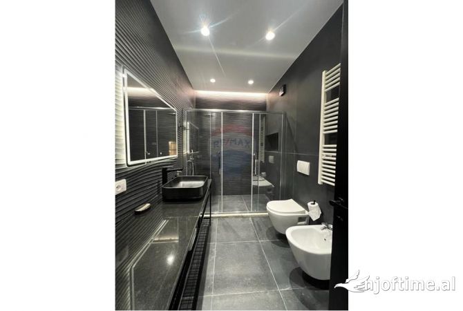 Shtepi me qera Apartament ne Tirane, 2+1, Mobilimi E mobiluar, Pagesa 1,350  Euro.