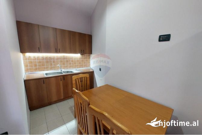 Shtepi me qera 2+1 ne Tirane - 45,000 Leke