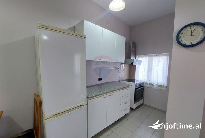 Shtepi me qera Shtepi Private ne Tirane, 2+1, Mobilimi E mobiluar, Pagesa 45,000  Leke.