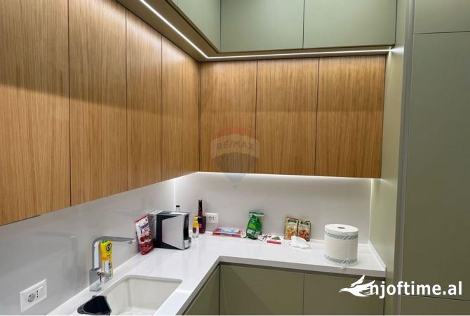 Shtepi me qera Apartament ne Tirane, 2+1, Mobilimi E mobiluar, Pagesa 800  Euro.