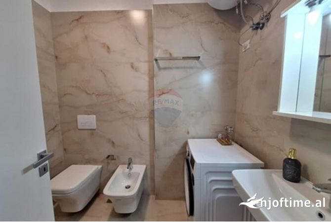 Shtepi me qera Apartament ne Tirane, 2+1, Mobilimi E mobiluar, Pagesa 750  Euro.
