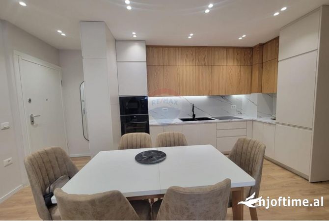 Shtepi me qera 2+1 ne Tirane - 1,000 Euro