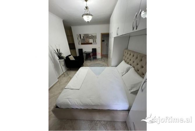 Shtepi me qera Garsoniere ne Tirane - 500 Euro