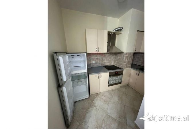 Shtepi me qera Apartament ne Tirane, Garsoniere, Mobilimi E mobiluar, Pagesa 500  Euro.