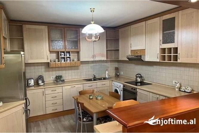 Shtepi me qera 3+1 ne Tirane - 1,000 Euro