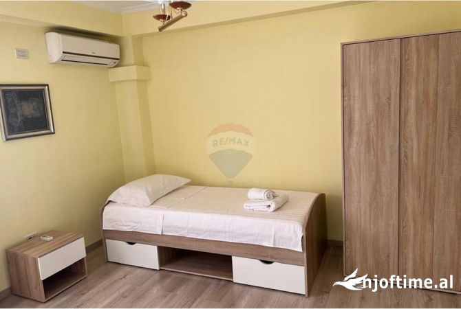 Shtepi me qera 3+1 ne Tirane - 1,000 Euro
