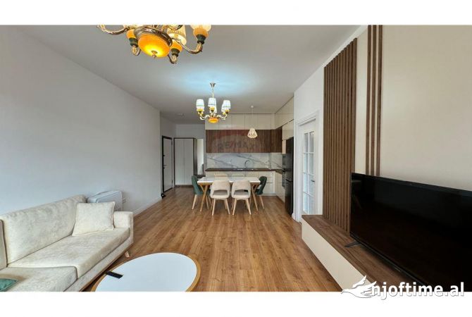 Shtepi me qera 2+1 ne Tirane - 1,200 Euro