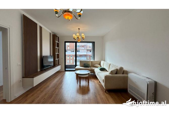 Shtepi me qera 2+1 ne Tirane - 1,200 Euro